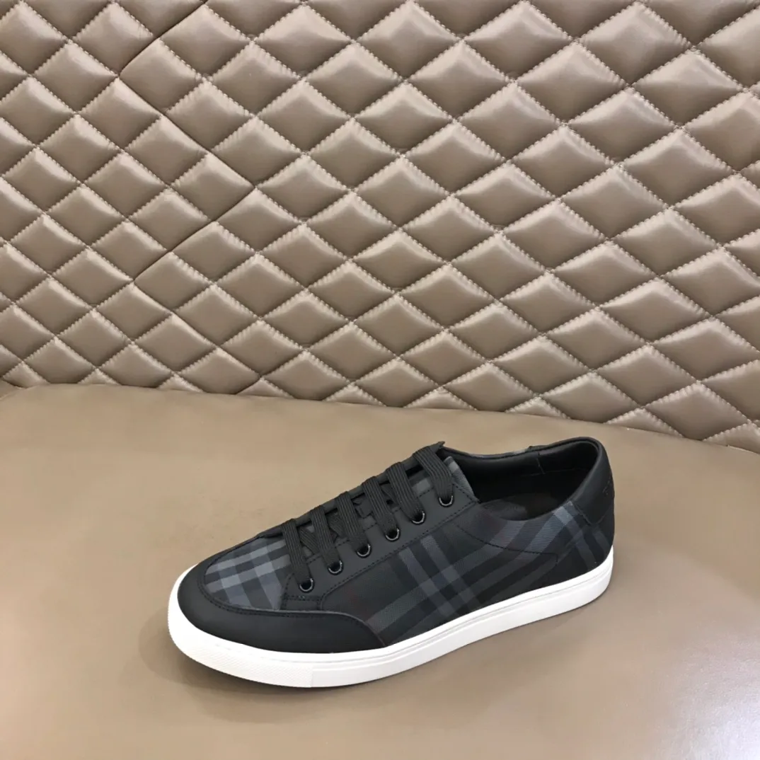 p360 "BURBERR*" men's classic low-top sneakers are reinterpreted in Vintage checkered cotton and matte calfskin, decorated with a new brand logo. First-layer sheepskin lining, embossed Burberry logo on the heel, and original TPU outsole! Size: 38-44